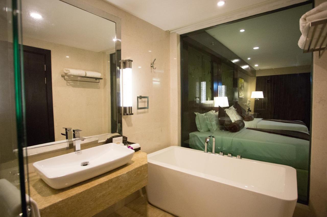 Royale Signature Hotel 4*