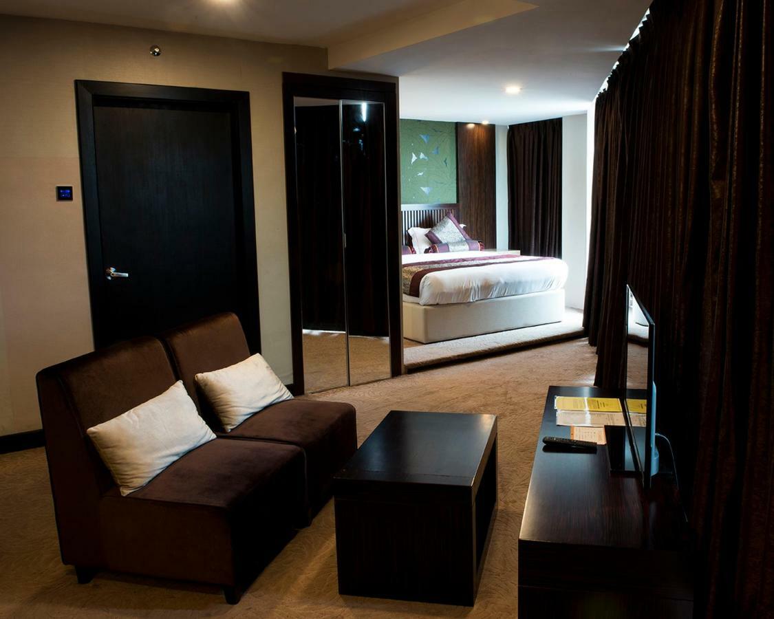 Royale Signature Hotel